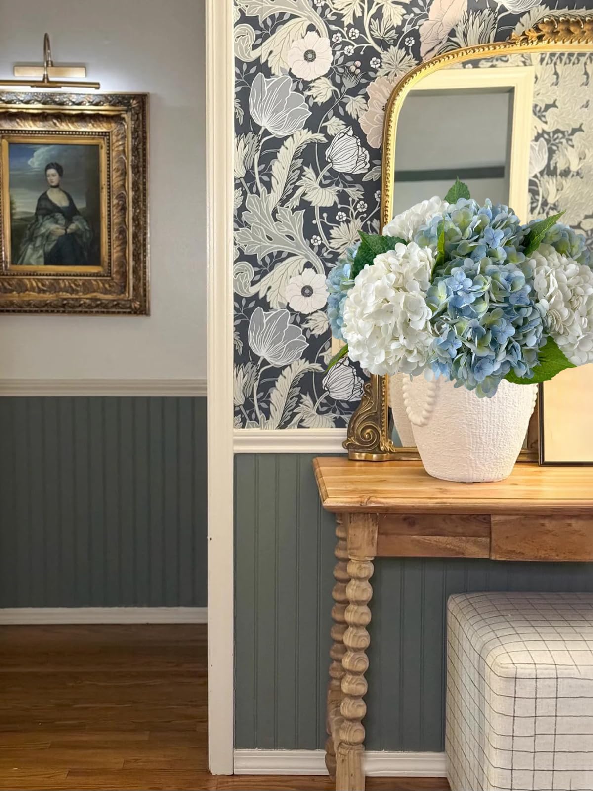 YalzoneMet office decor hydrangea flowers bring soft greenery to workspaces.