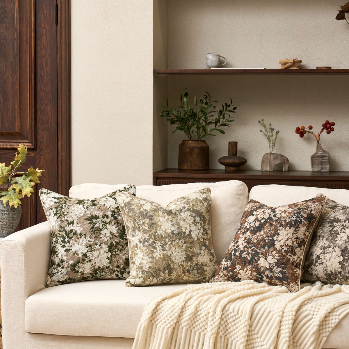 Yangest Neutral Floral Pillow Cover bed ensemble complements 20x20 cushions with farmhouse flair.