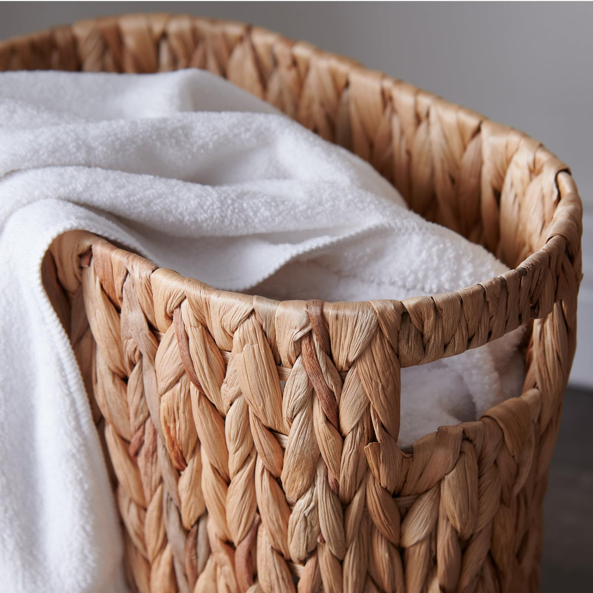 YANGQIHOME versatile waste basket, doubles as magazine or toy organizer.
