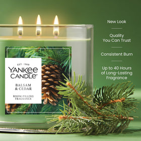 Yankee Candle Balsam and Cedar metal lid keeps wax protected between uses.