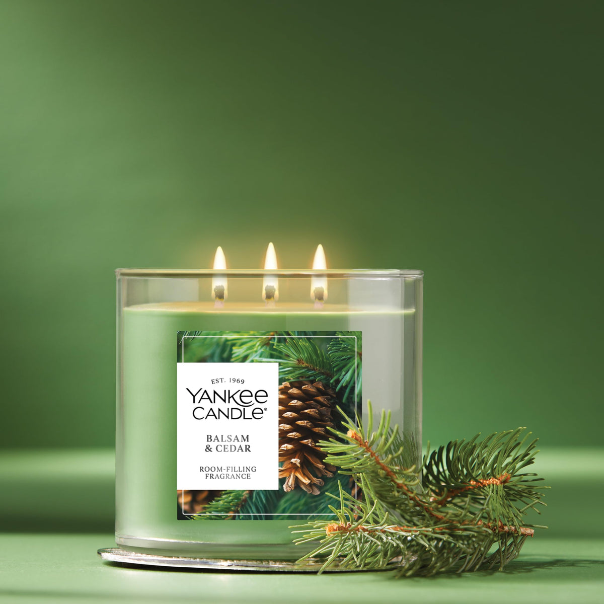 Yankee Candle Balsam and Cedar living room scene highlights inviting ambience.
