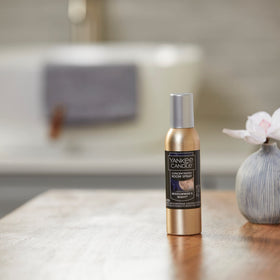 Yankee Candle in bathroom shows quick odor-eliminating freshness