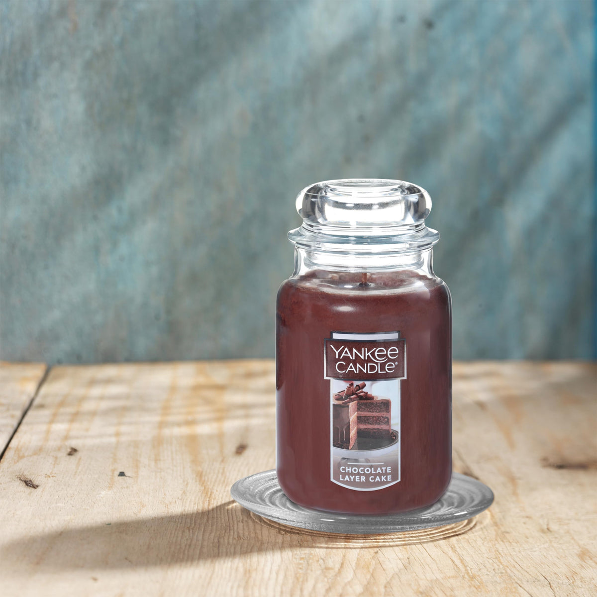 Yankee Candle lid preserves fragrance between uses for freshness
