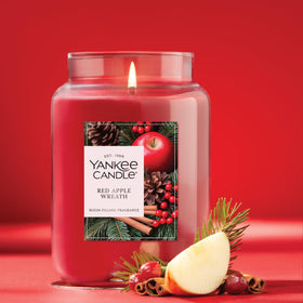 Yankee Candle natural fiber wick closeup, smooth burn and reduced tunneling.
