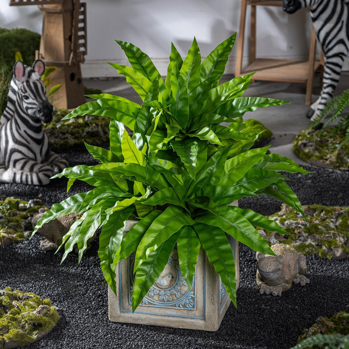 Yarmare 4-pack artificial stems brighten indoor spaces instantly.