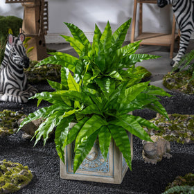 Yarmare 4-pack artificial stems brighten indoor spaces instantly.