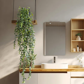 Yarmare leaves feature slight sheen for lifelike appearance and freshness.
