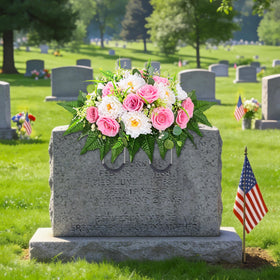 Tool-free setup for quick placement of the memorial display