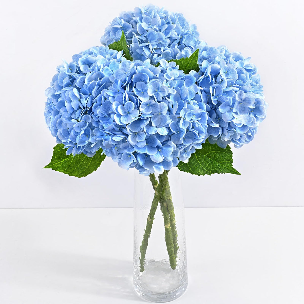 Yastouay Real Touch Hydrangea bloom close-up with soft latex petals and lifelike detail