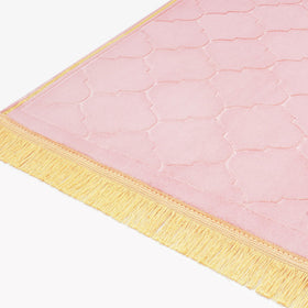 YAZEIN compact, lightweight mat is easy to carry