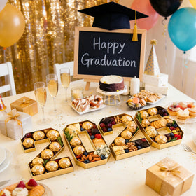Yeenuo multi-purpose party tray suitable for birthdays and New Year celebrations.