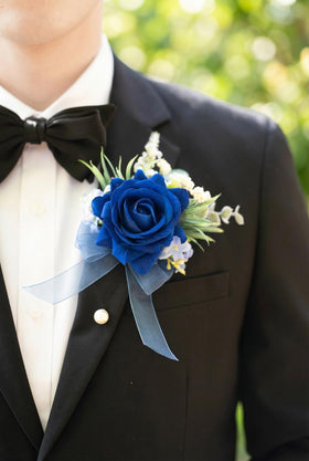 Yelinart main rose corsage detail showcases lifelike petals.