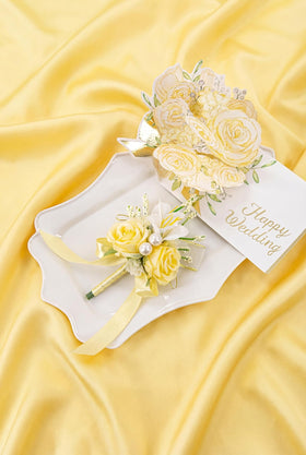 Yelinart protective white gift box keeps corsage and boutonniere safe.