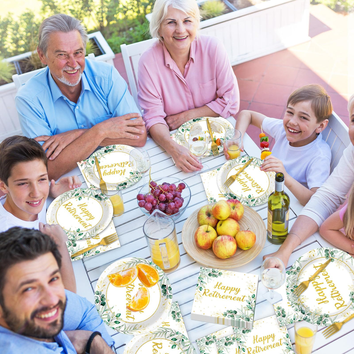 Yiaoyinnz disposable tableware keeps cleanup quick, letting you focus on guests
