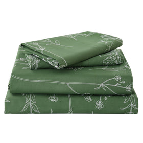 Yibeizi green floral sheet set on king bed with breathable cooling for warm nights