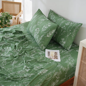 Yibeizi pillowcases complete the set for a coordinated bedroom setup