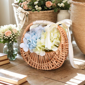 Yiheini wedding decor on the aisle showing rustic charm.
