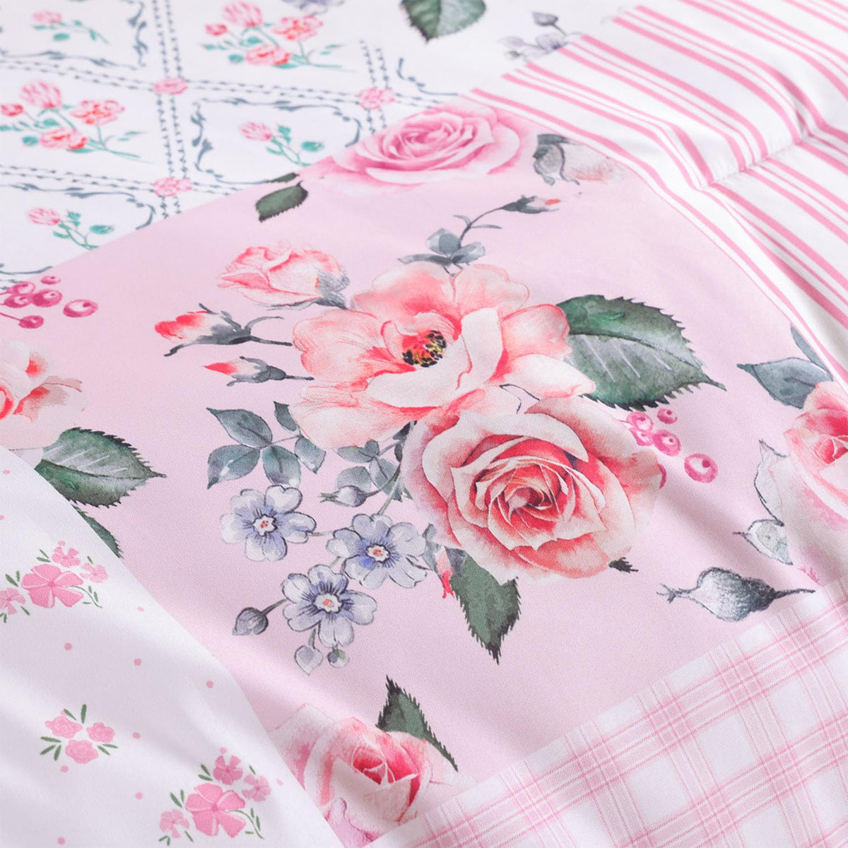 YIKUSH lightweight microfiber fabric provides breathable comfort during warmer nights.