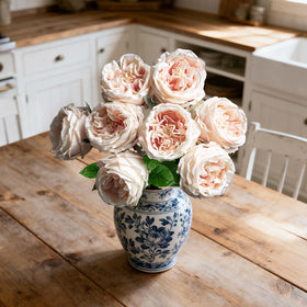 YILIUFA four-piece packaging ready-to-arrange stems.