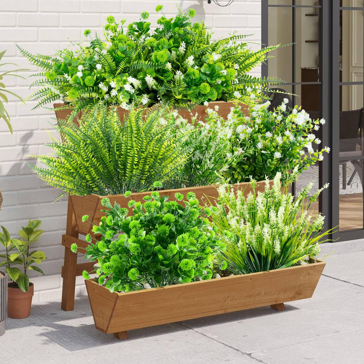 YILIUFA UV protection helps maintain color in sunlight on outdoor plants.