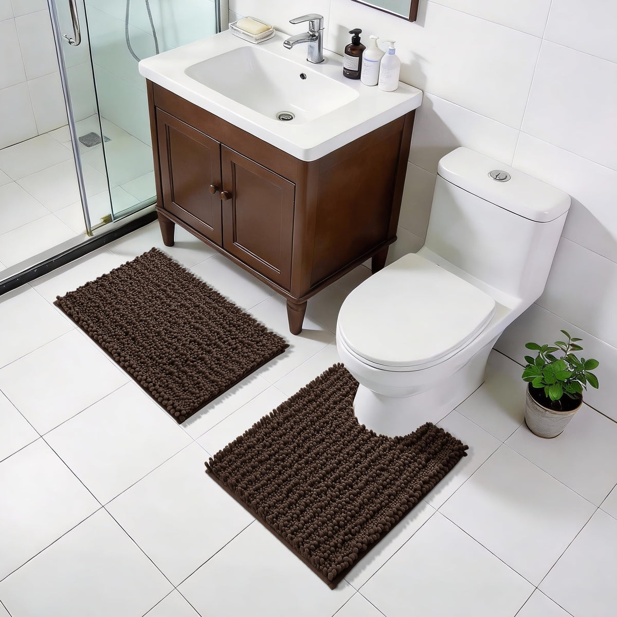 Yimobra bath mat demonstrates rapid absorption to keep floors dry after showers