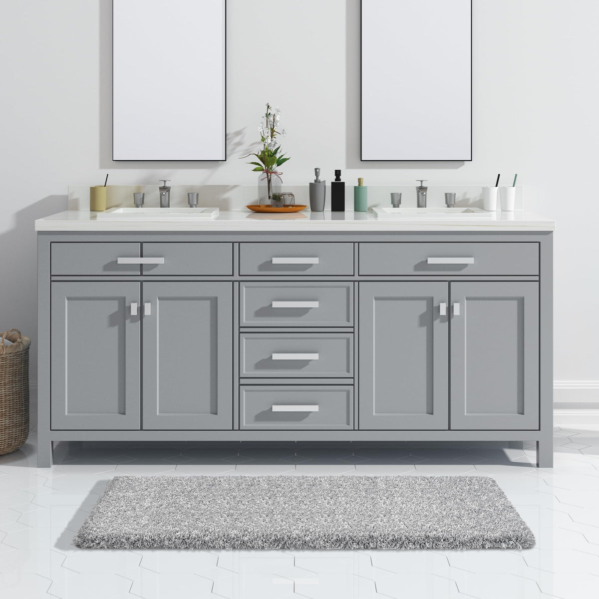 Yimobra bath rug machine-washable fabric stays soft after cycles.