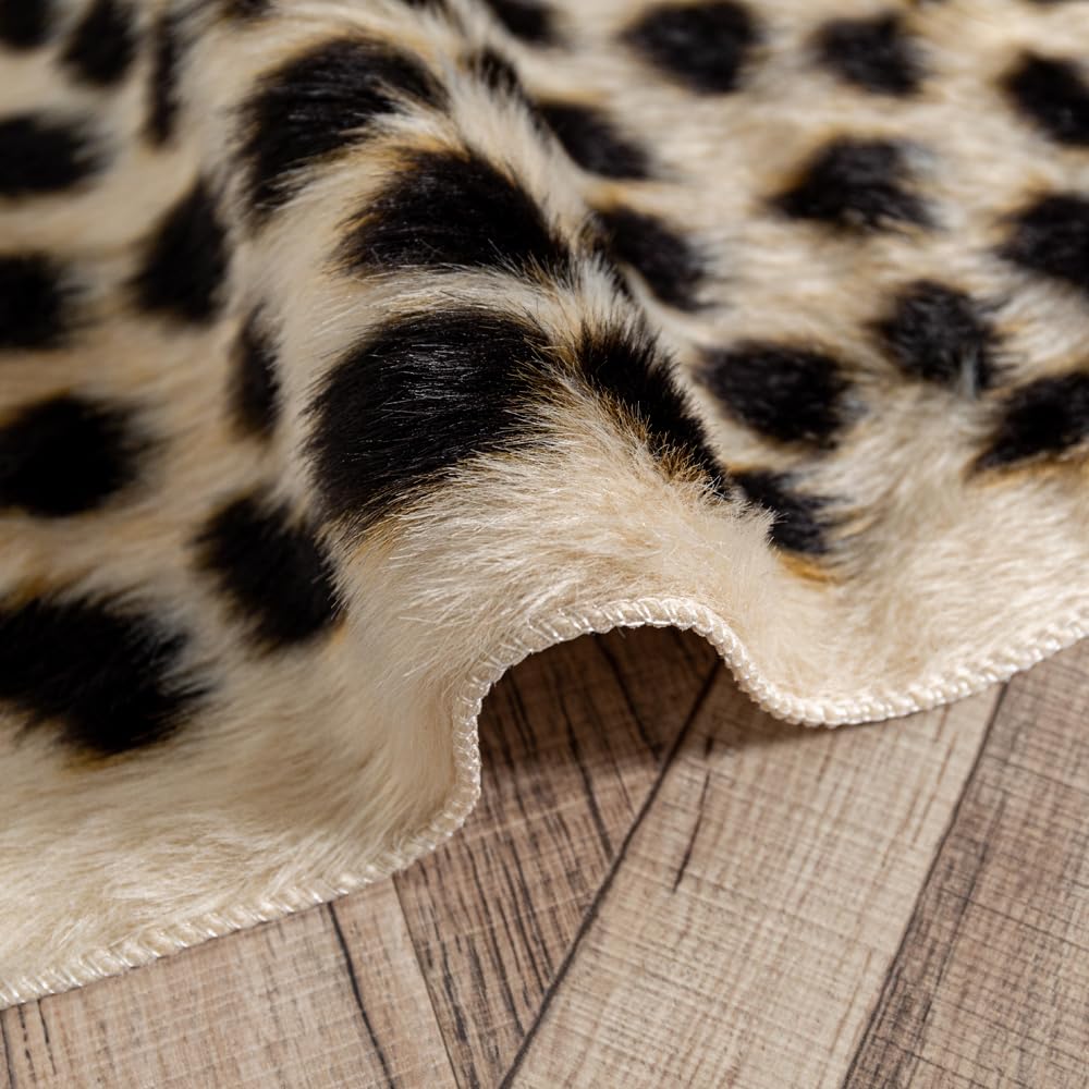 yingda1992 leopard area rug wall display idea enhances ambience.