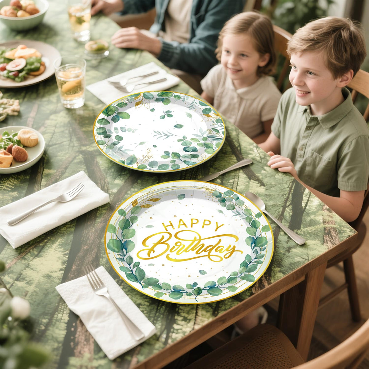 Yingoto gold cake topper creates a festive focal point