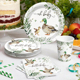 Yingoto honeycomb centerpieces bring dimension and natural charm to tables.