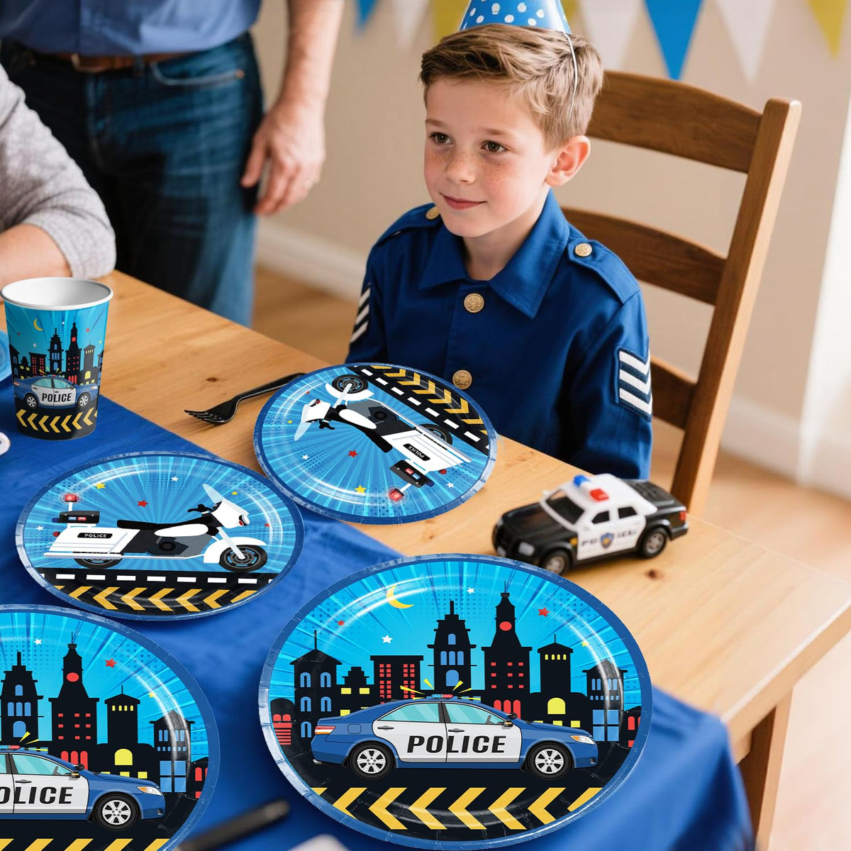 Yingoto 9-inch police plates provide sturdy eating options for kids