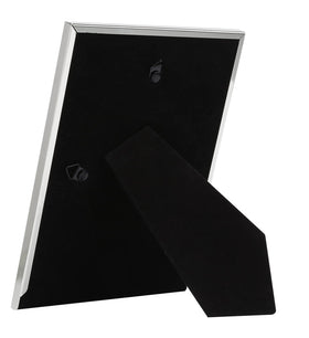 YiPinYin dual-display design supports easel stand and wall mounting