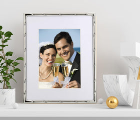 YiPinYin heavy gauge metal frame for durable décor