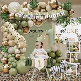 YJDFWAUT Wild One cake topper accents the cake with jungle charm