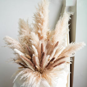 YOJOYI decorative tall pampas grass for floor vase enhances natural elegance in any living space.