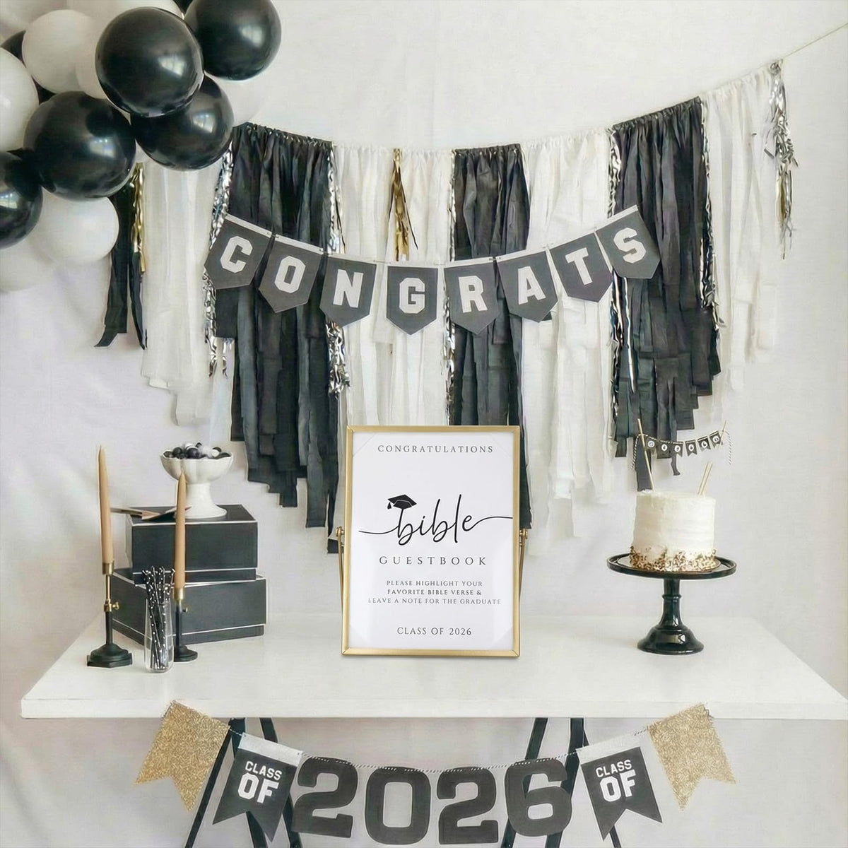 Yookeer Mantel-table graduation décor displayed on a table.