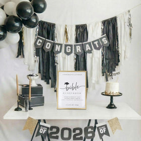 Yookeer Mantel-table graduation décor displayed on a table.