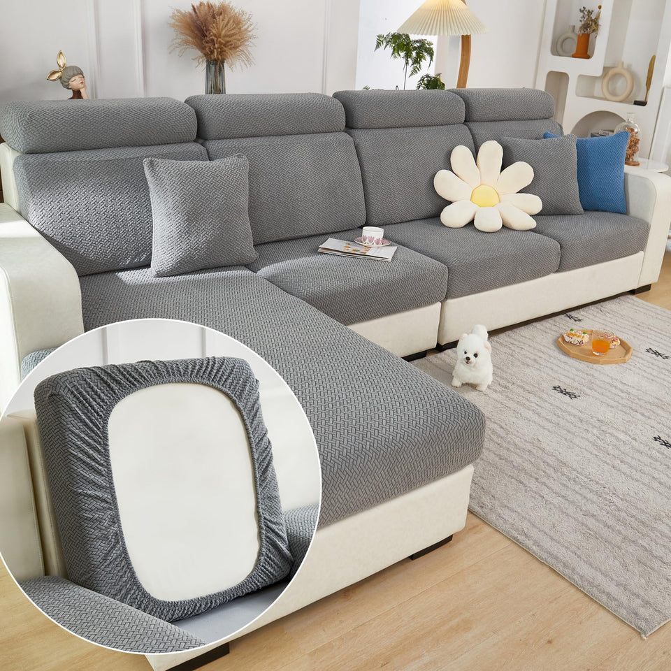 Yoovat 360° protection for sofa cushions, guarding against stains and pet hair.