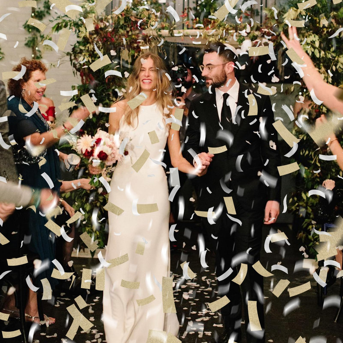 Yorr rice paper confetti dissolves on contact with water