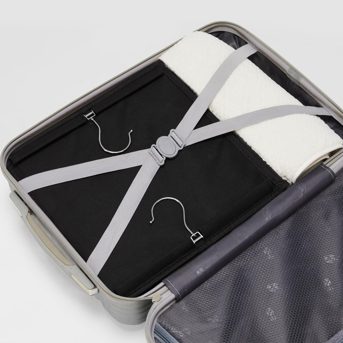 YOUDENOVA space-saving design helps maximize closet area.