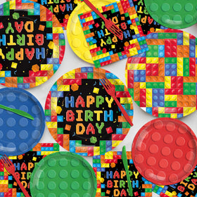 YOURUIYF building block cake toppers and banner create a central celebration focal point.