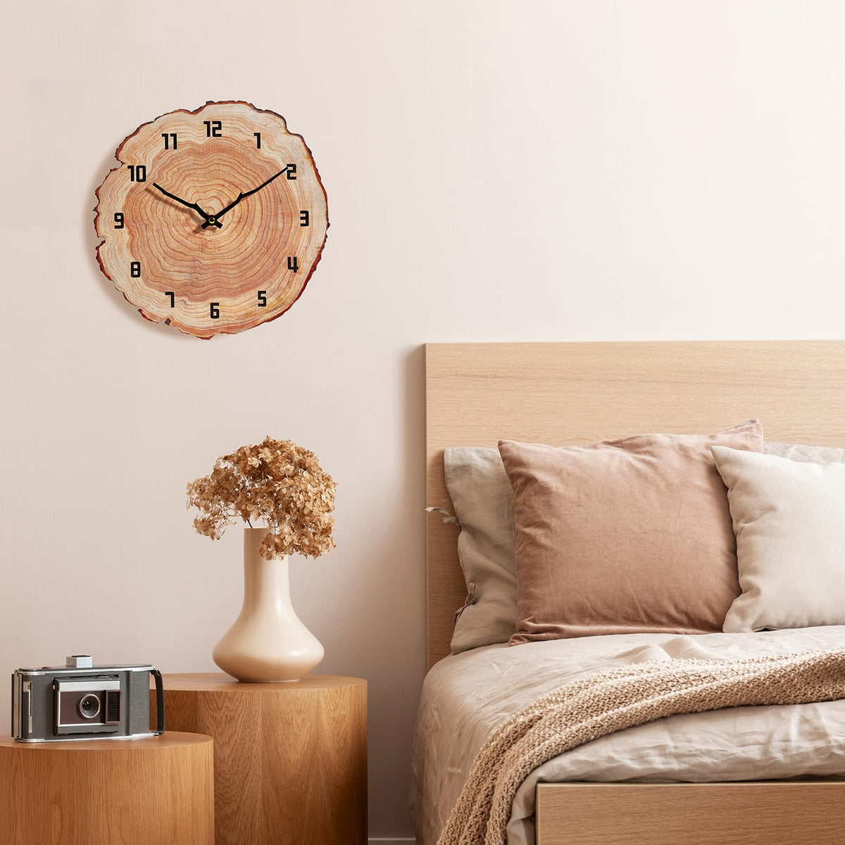 YRUDMBIN Wall clock with easy-hang hooks for quick installation