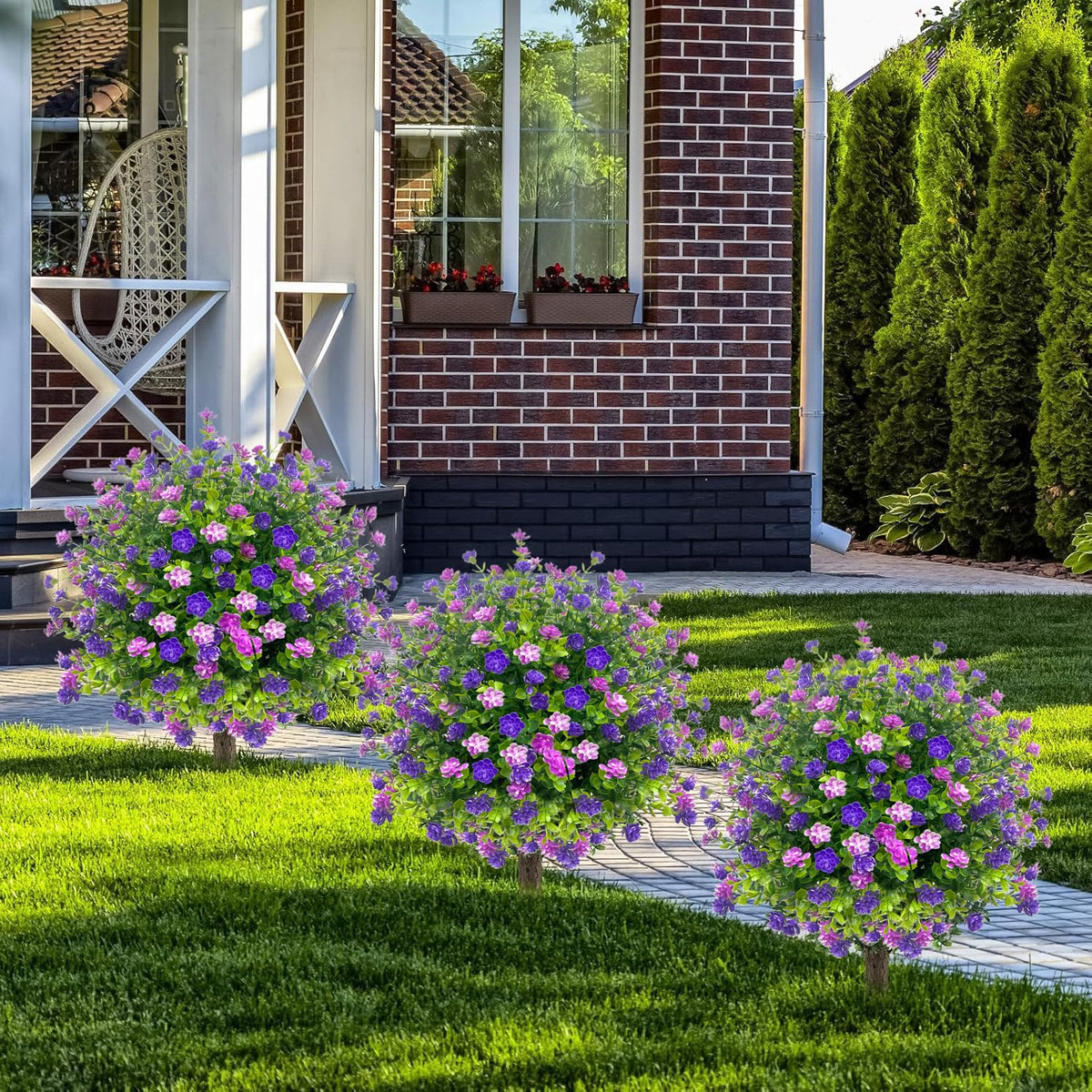 Topiary with stakes for easy planter or ground installation—YUGYUM.