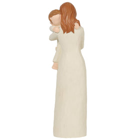 Yuideary keepsake captures the mother and son bond in resin