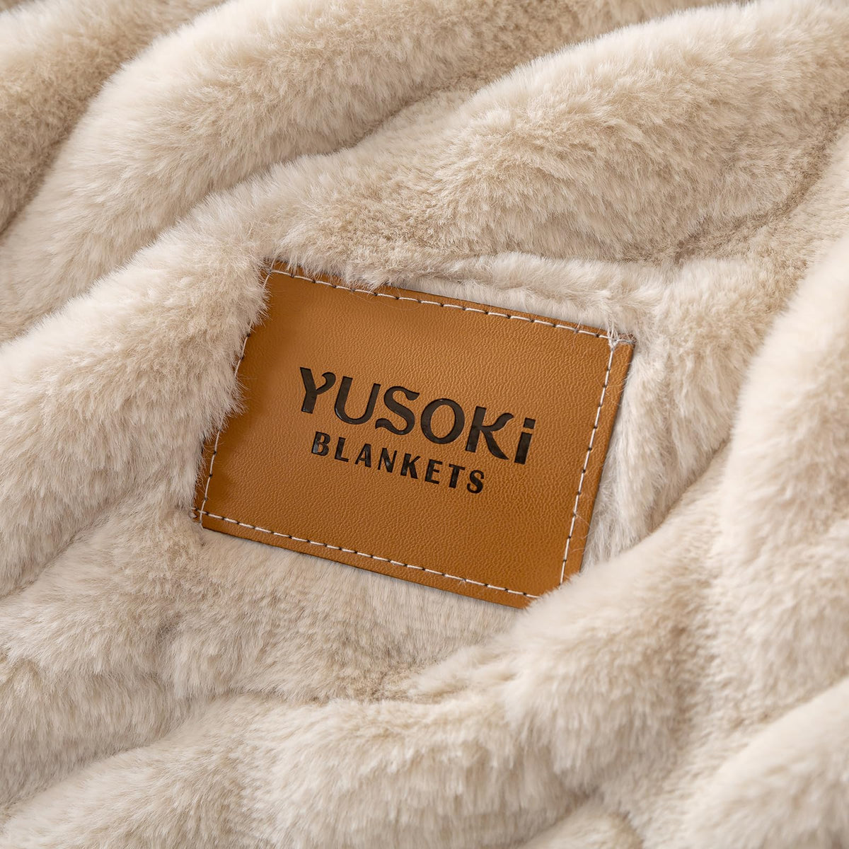 YUSOKI durable luxury throw, ideal gift for birthdays and holidays.