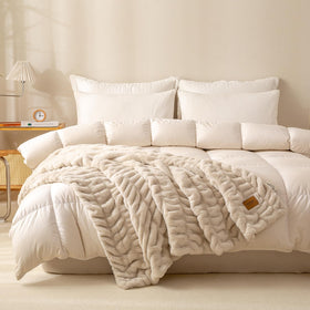 YUSOKI easy-care blanket, machine washable and quick-dry.