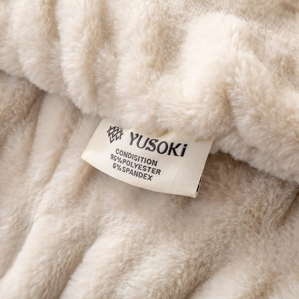 YUSOKI cozy gift-ready throw for home, office, or car.