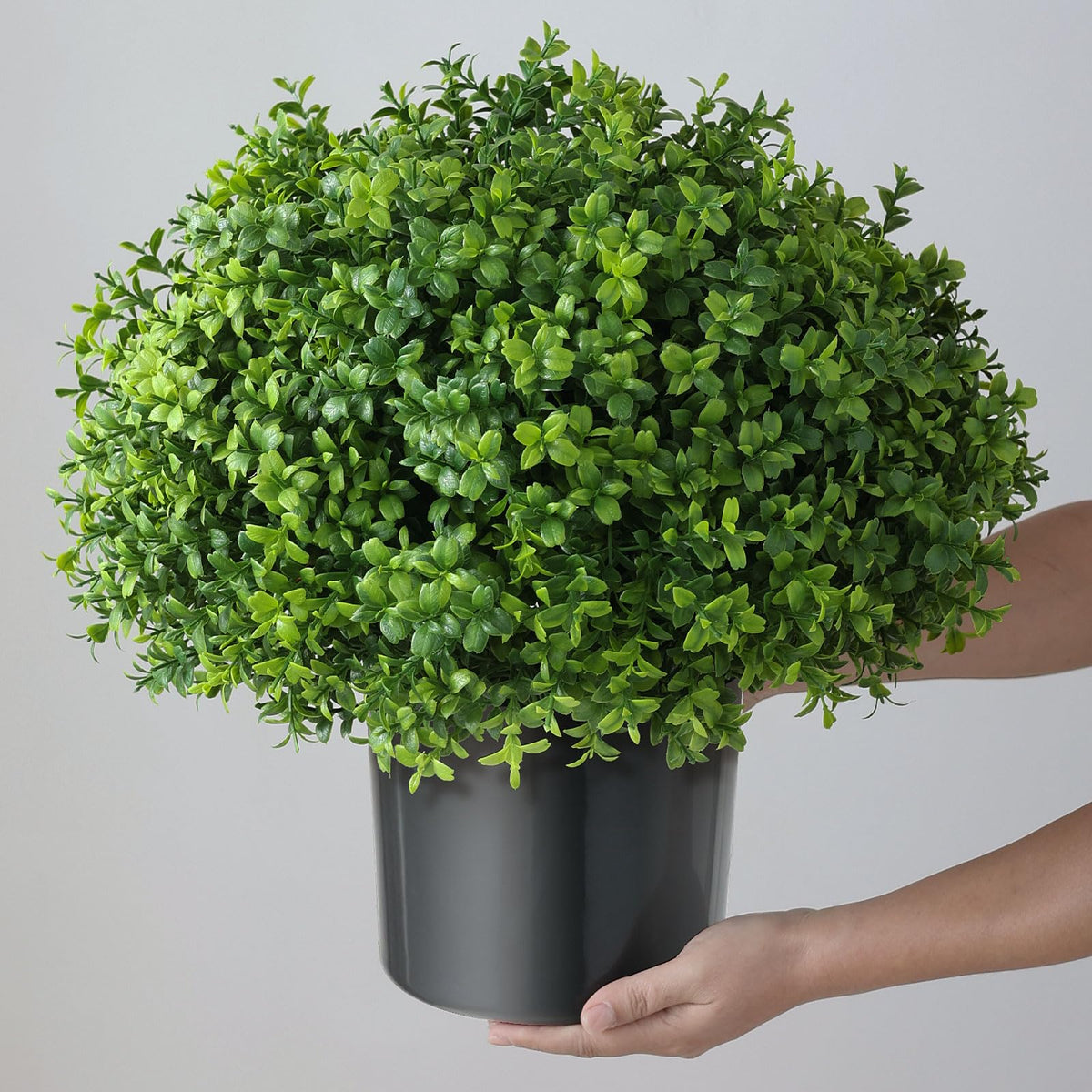 YXZZWL 17x17-inch topiary size fits compact entryways.