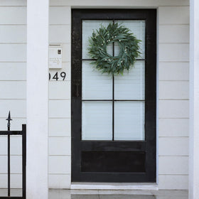 YXZZWL white eucalyptus berries detail adds subtle color accents.