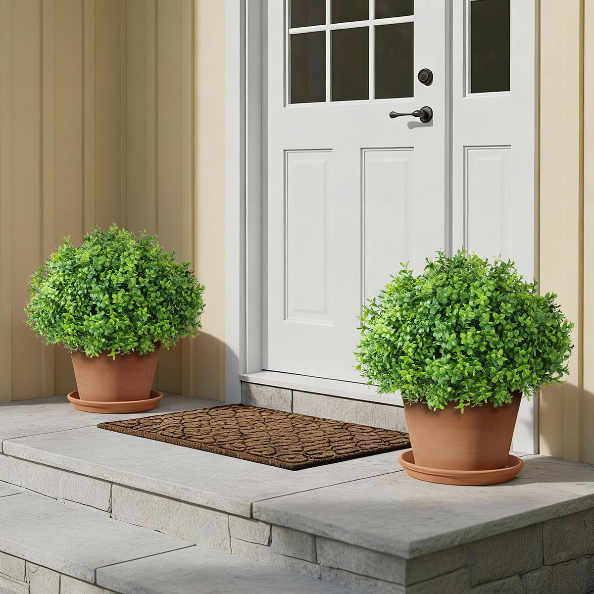 YXZZWL UV-resistant plastic topiary keeps color through sun and rain.