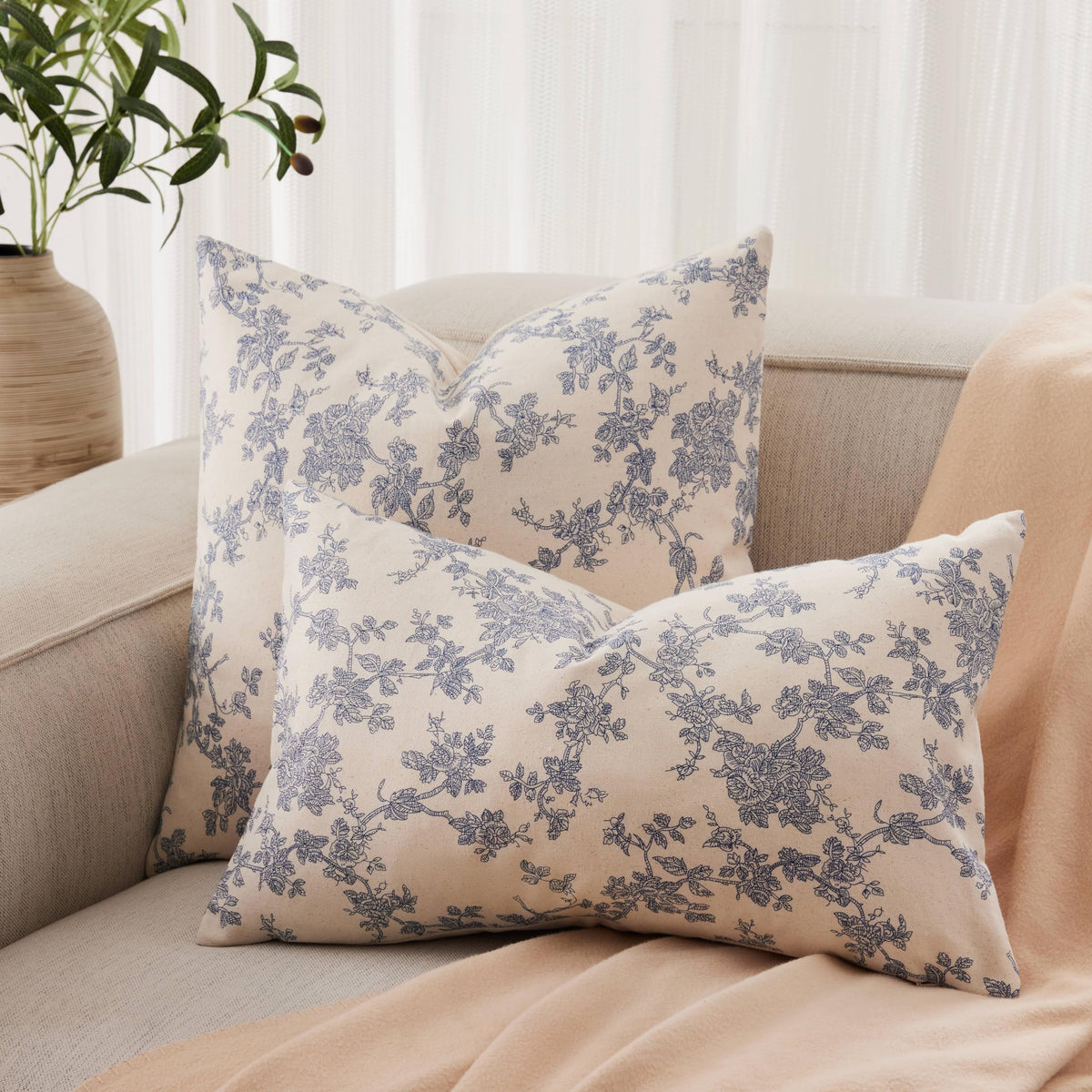 YZJZEDS decorative cottonseed accents on pillow cover for rustic detail